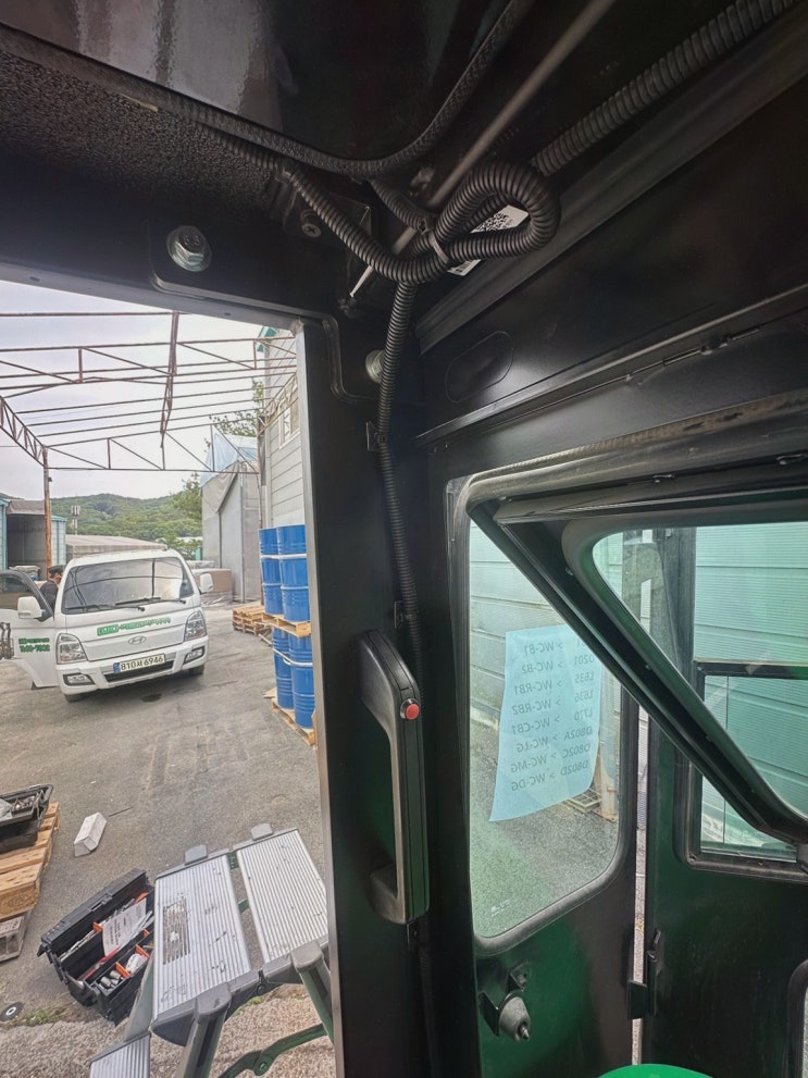 (리튬코리아서비스) 김해지게차안전장치, 사각 줄여 사고 예방까지