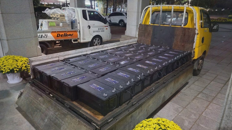 UPS배터리, 현장 설비 기술자라면 일동델코배터리 산업전지처럼 점검까지