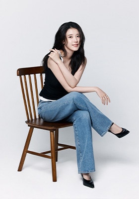 모두가 기다렸던 아이유 컴백, 결국 연기… 전국투어까지 멈춘...