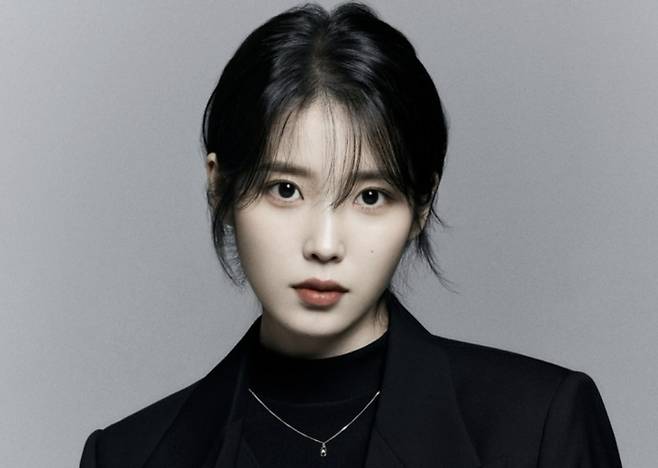 아이유 고질병 이관개방증 악화 콘서트 취소 컴백 연기