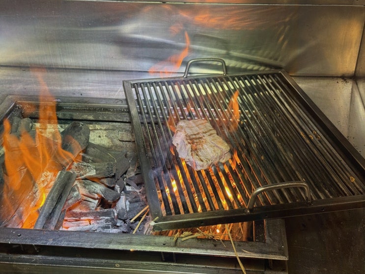 [은평구북한산맛집추천] 솔직후기, 옥탑방 옥상 감성 + 불멍 짚불향