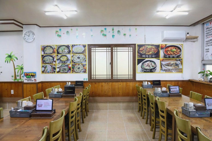 [영진보말칼국수 제주협재점] 제주 협재 맛집, 뼈해장국까지 든든