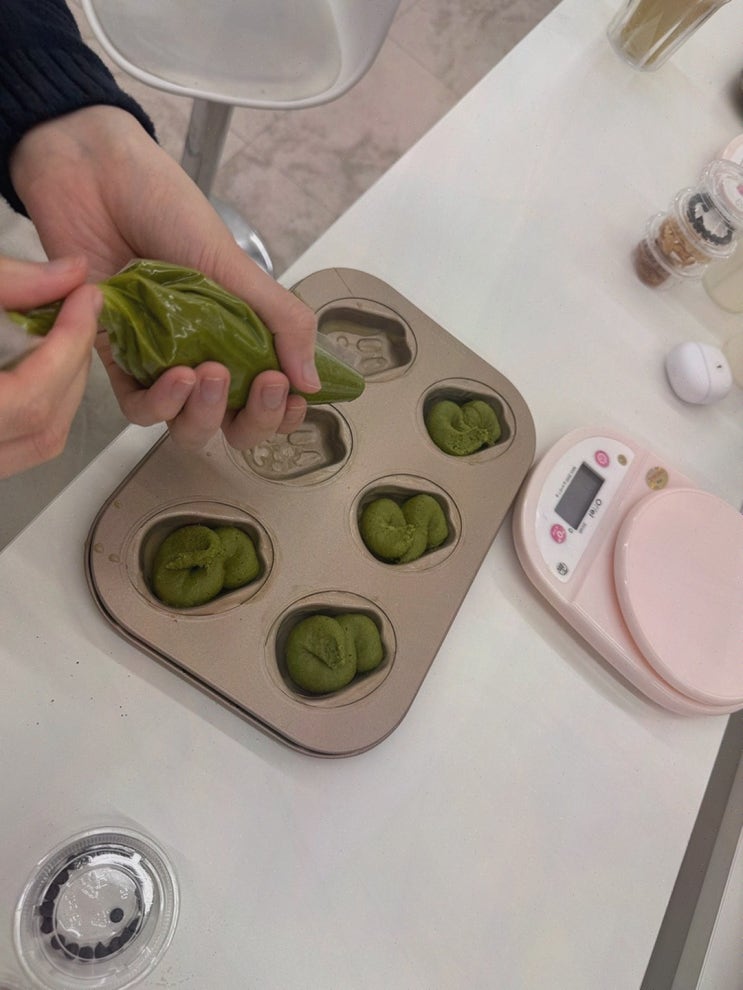 마포이색데이트 : 올데이 베이킹 홍대점 프라이빗 영상형 구움과자 체험으로 완성도 챙기기