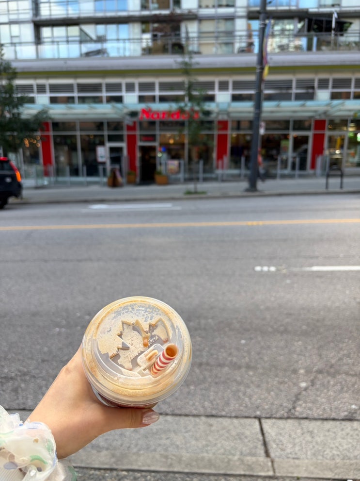 캐나다 밴쿠버 맛집 모음집 찐후기 치폴레 모모스시 자파도그