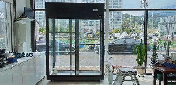 디저트쇼케이스, 쇼케이스에서 시작한 조용하고 고급스러운 운영 일기