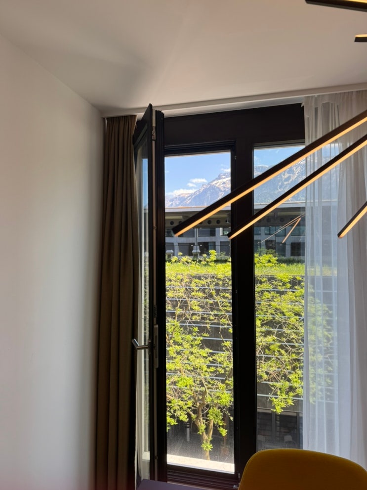 스위스 가족여행 숙소 (Hyatt Regency Zurich Airport The Circle , Essential by Dori....