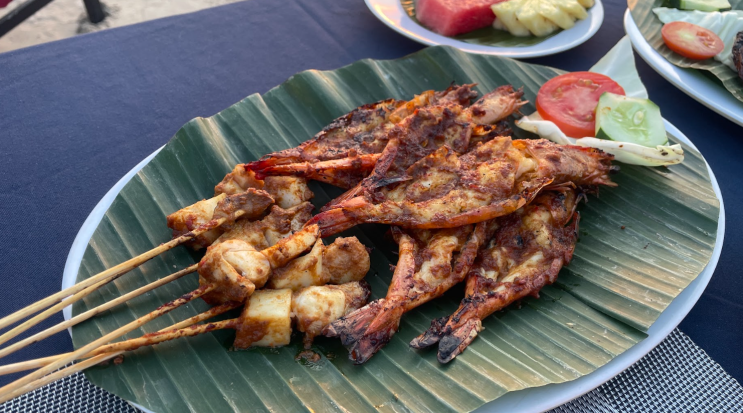 발리 짐바란 맛집 씨푸드 이토카페 해변 앞 분위기 맛 깡패
