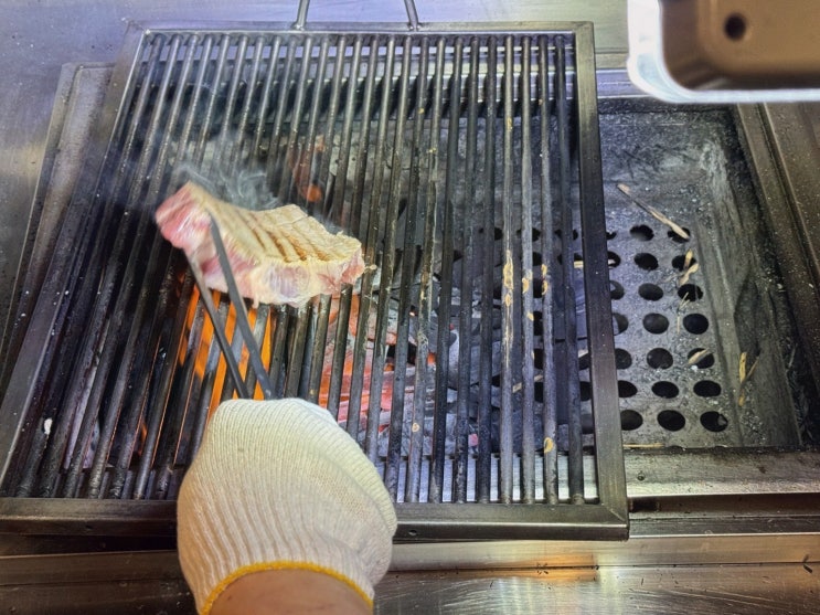 은평구북한산고기맛집, 옥탑방 짚불향 옥상 감성에 속이 시원하더라고요