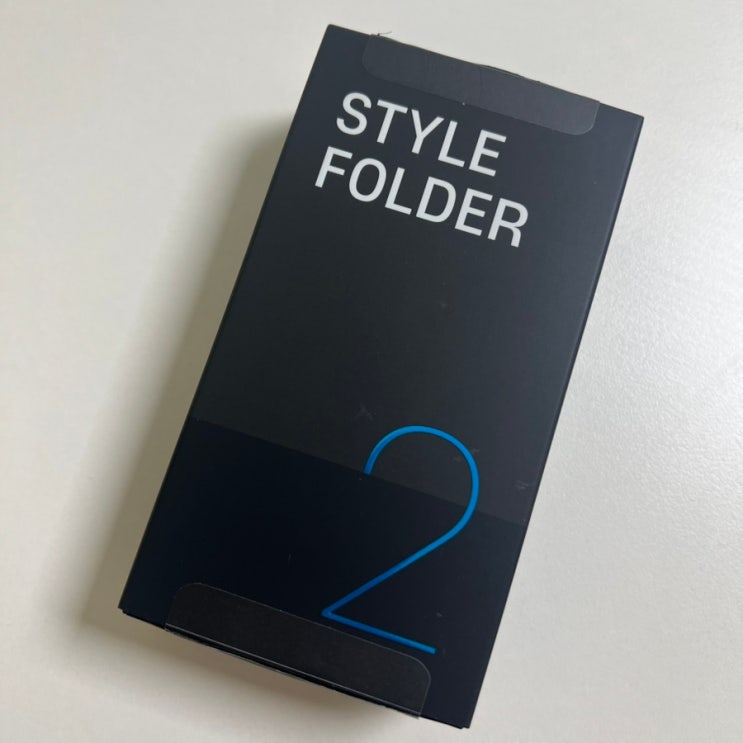 스타일폴더2기다리던스타일폴더2가 도착했어요✨ 박스부터 심플한 블랙 디자인이라 깔끔한 느낌이 들더라고요 “STYLE FOLDER2”라는 문구가 딱! 적혀 있어서 괜히 설레는... 투명케이스/ AT-M140 /스타일 폴더2몬드몬드 3,900 (네이버쇼핑에서도 쿠팡보다 더 저렴한 금액의케이스가 있길래 첨부해드려요! 저는 쿠팡에서 5,900원 주고 샀지요,, 후후) ⸻ 외부 화면도 확인...
