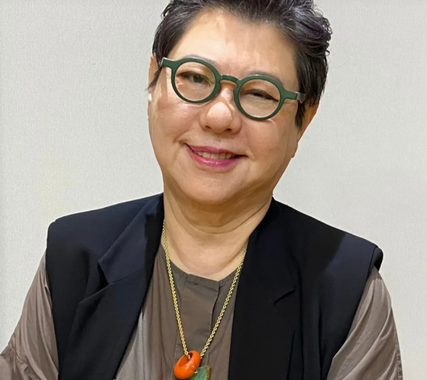 양희은 각막 이식 근황, 두 달 만에 지팡이 짚고 밝은 미소
