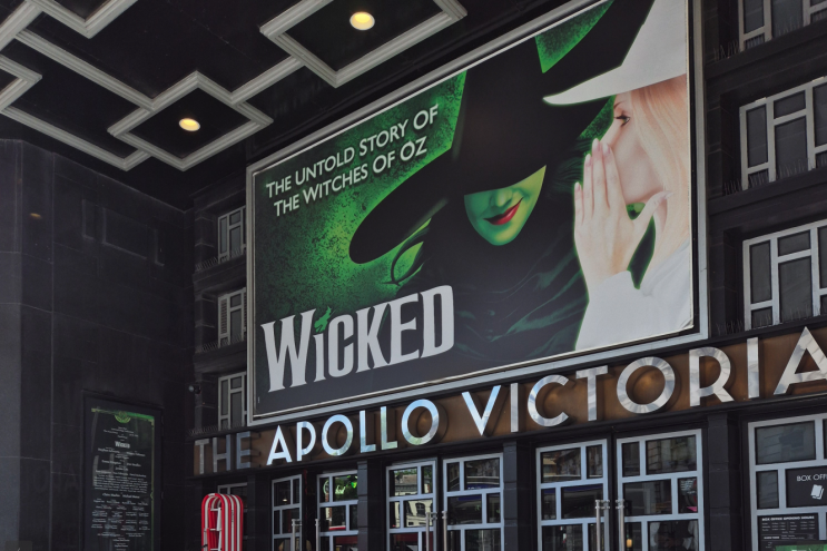 런던 웨스트엔드 뮤지컬 위키드(Wicked) 후기! 아폴로 빅토리아 극장....