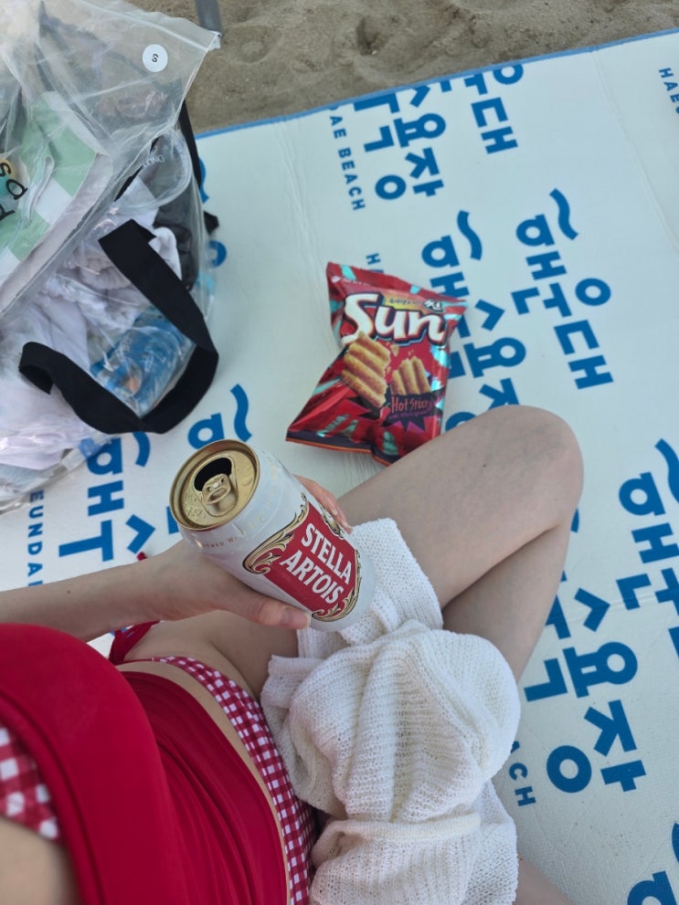 부산 해운대 해수욕장 바다에서 혼자 물놀이 하기