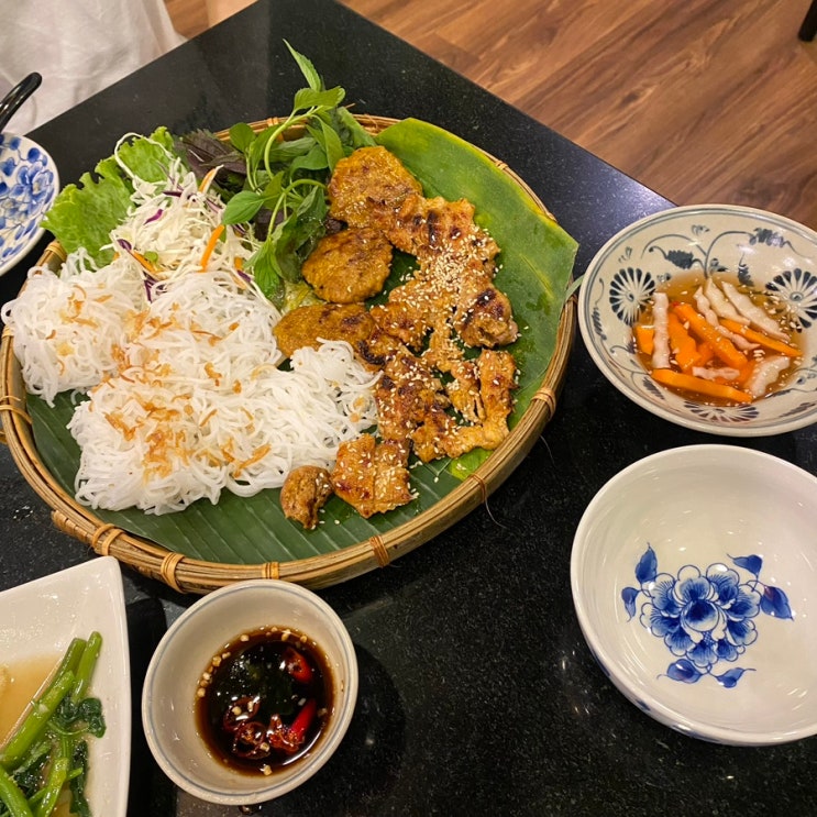 나트랑 시내 맛집 마담퀸 조종사가 비행 갈 때마다 가는 현지 맛집