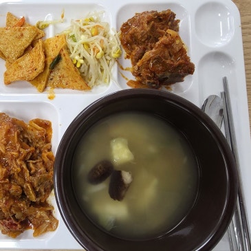 홍성 위탁급식 업체 찾으시나요? 기업·공장 구내식당 실제 식단 공개 대표 이미지