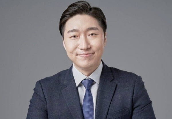 김용만 '김구 증손자', 하영 친일 논란에 "행동이 더 중요" 소신 발언