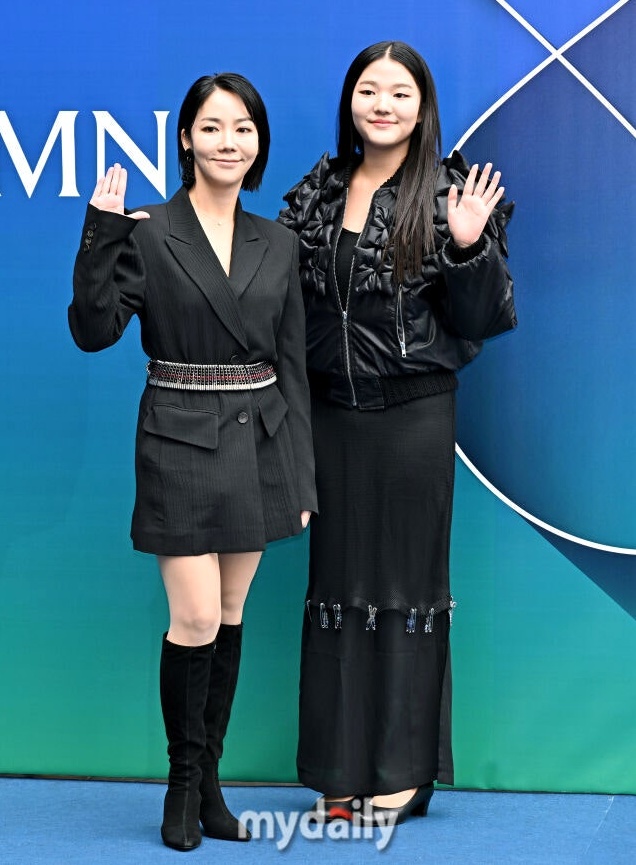 이범수 딸 소을, 폭풍 성장 모습 엄마 키 훌쩍 넘었네