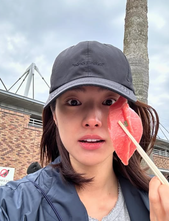 [배우하영]광복절까지 이어진 후폭풍…하영 증조부 친일 논란 사과 프로필 학력 고향 재산 ....