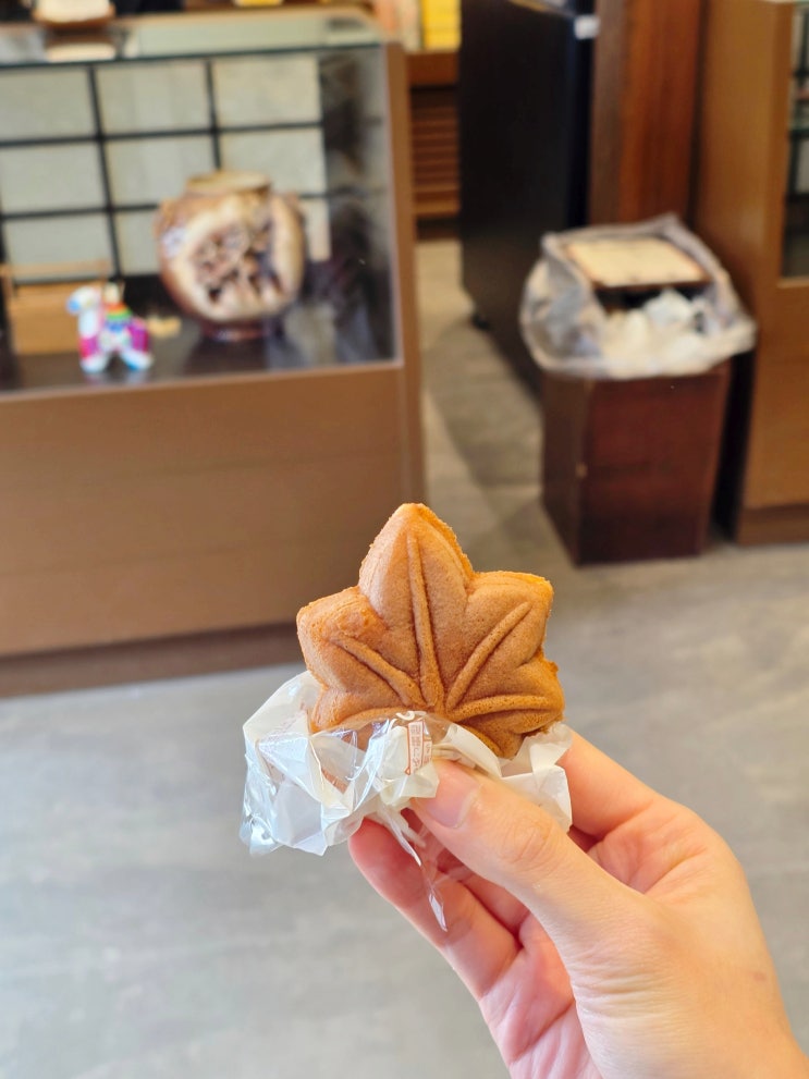 히로시마 미야지마 오모테산도 상점가, 이쓰쿠시마신사 오오토리이....