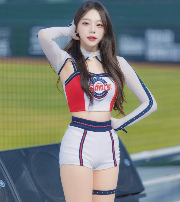 "찐팬으로 사직구장 드나들던 여고생이라더니..." 이제 울산 스포츠판 접수한 22살 치어리더....