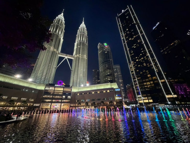 말레이시아 쿠알라룸푸르 야경: KLCC 공원 야경 분수쇼 시간표 & 포토....