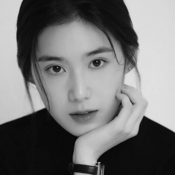 배우 정은채 프로필 본명 나이 고향 학력 영국 유학 키 출연작 남자친구 김충재 MBTI