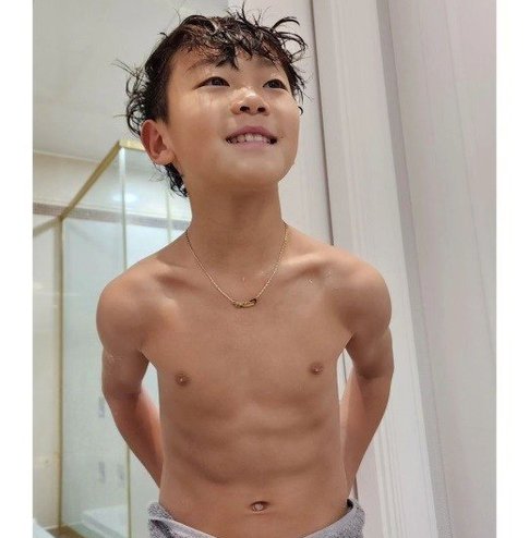 이동국 아들 시안, 에이티즈와 찍은 사진 한 장이 불러온 초유의 사....