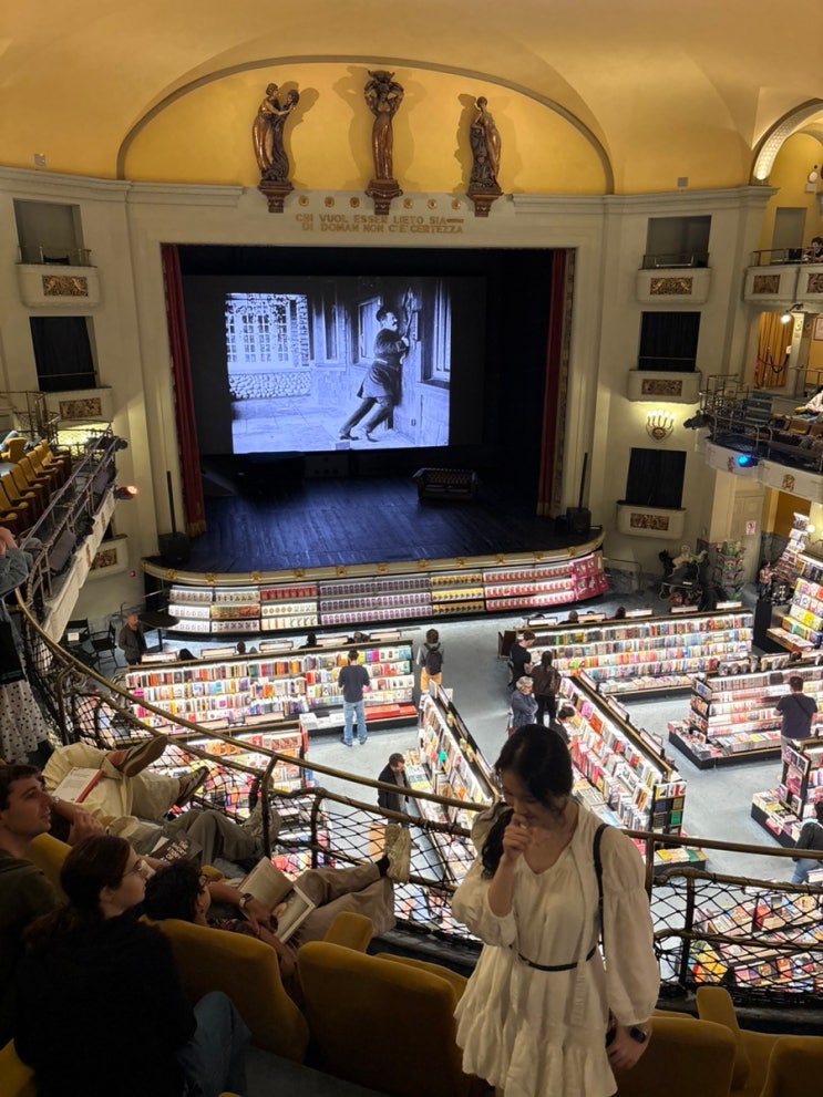 피렌체 리퍼블리카광장 Cinema Odeon Firenze 시네마 오데온 피렌체 시뇨....