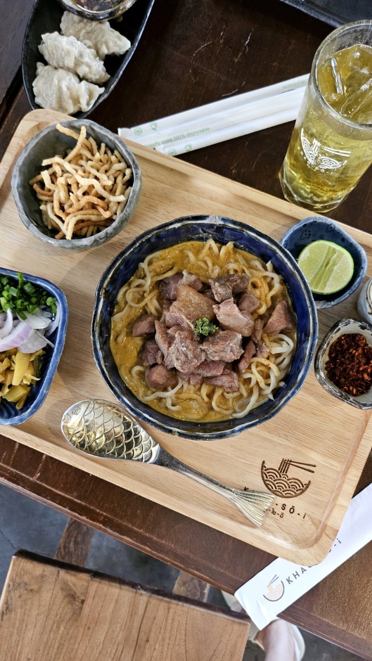 [치앙마이] 42-1. 분위기 좋은 카오소이 맛집 Khao-So-i