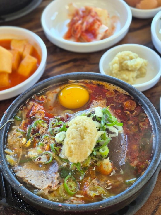 제주여행 제주 서귀포여행ㅣ[은희네해장국] 한라산 윗세오름 오르기전에 배를 든든하게 : 네이버 블로그