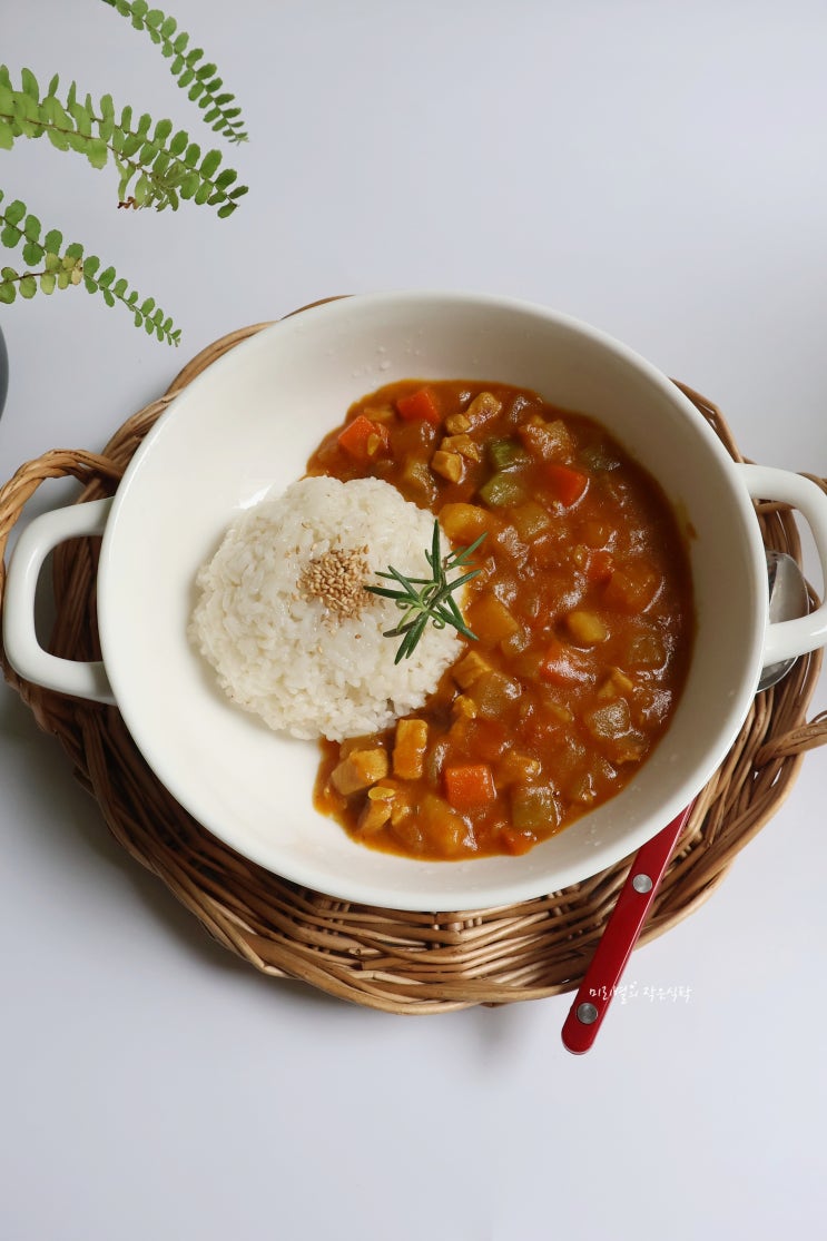 돼지고기 카레 맛있게 만드는법 재료 오뚜기 카레 레시피