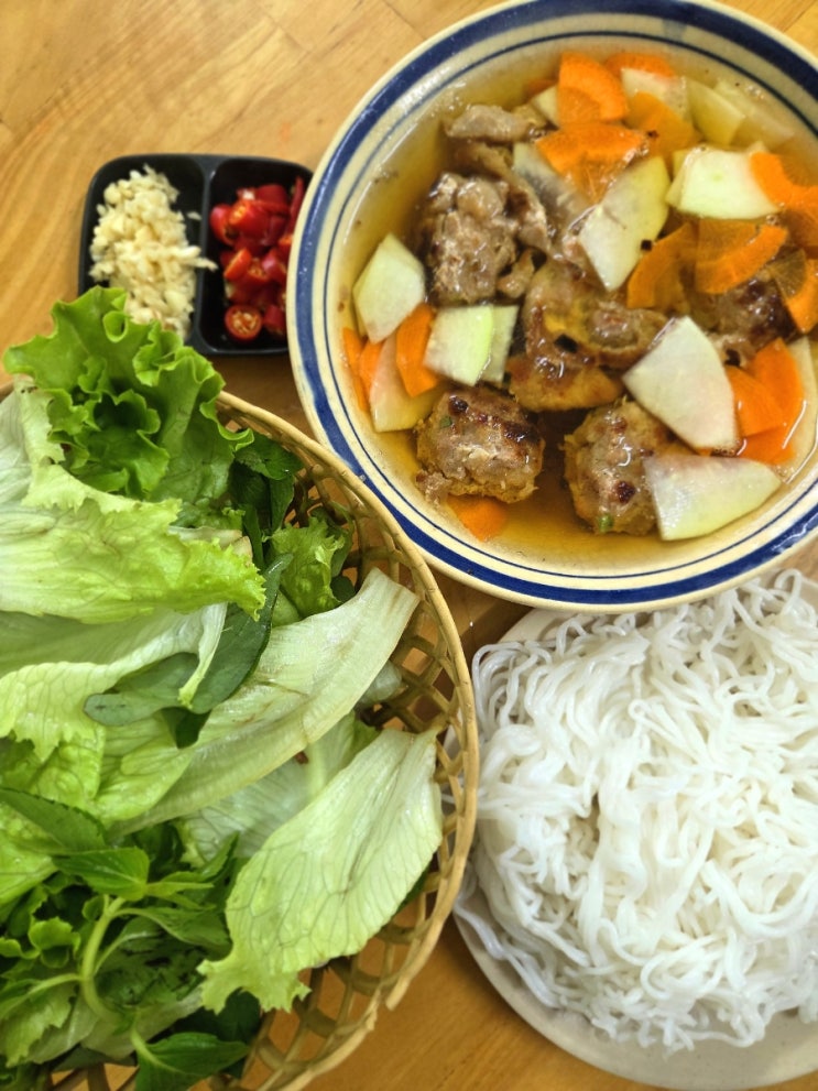 [푸꾸옥 현지인 맛집] 즈엉동 야시장 분짜하노이 가성비 베트남 가....