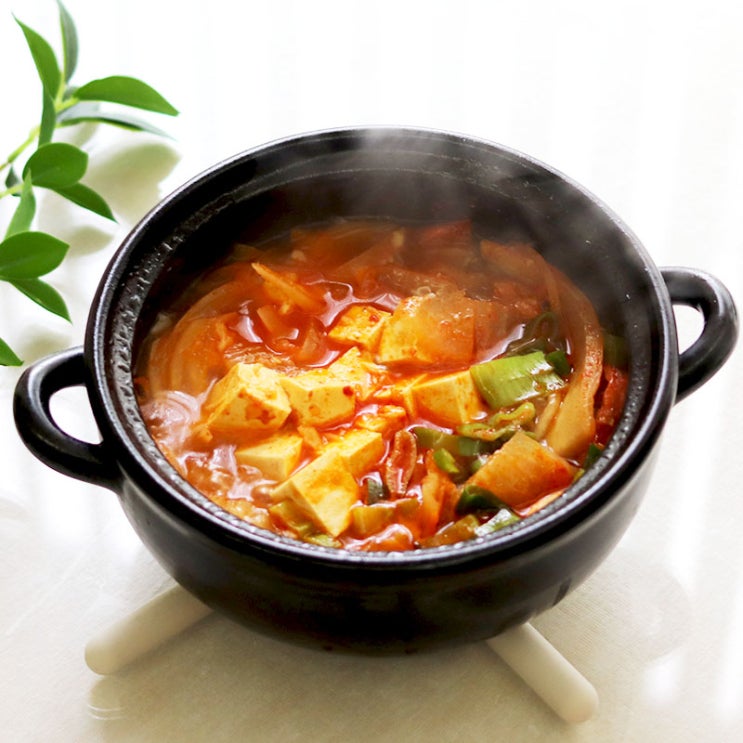 돼지고기 김치찌개 재료와 황금 레시피, 맛깔나게 끓이는법은?