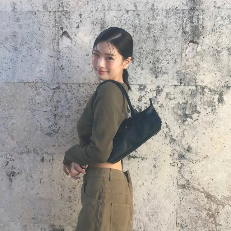 "롱샴에 이런 가방이 있었어?" 정소민이 든 신상백 그냥 지나치기 아....