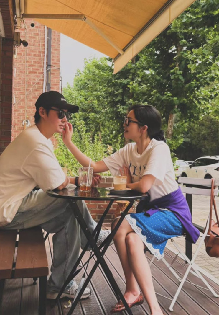 전진♥류이서 결혼 6년 차 맞아? 볼 쓰담 하나에 드러난 진짜 부부 ....