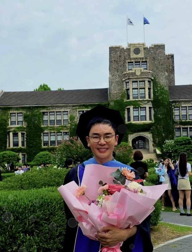 설민석, 학위 취소된 학교에 3년 만에 졸업장…56세의 재도전이 준 ....