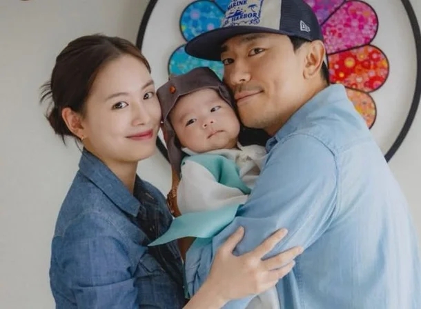 이시언♥서지승 子, 벌써 100일…단란한 가족 사진 공개
