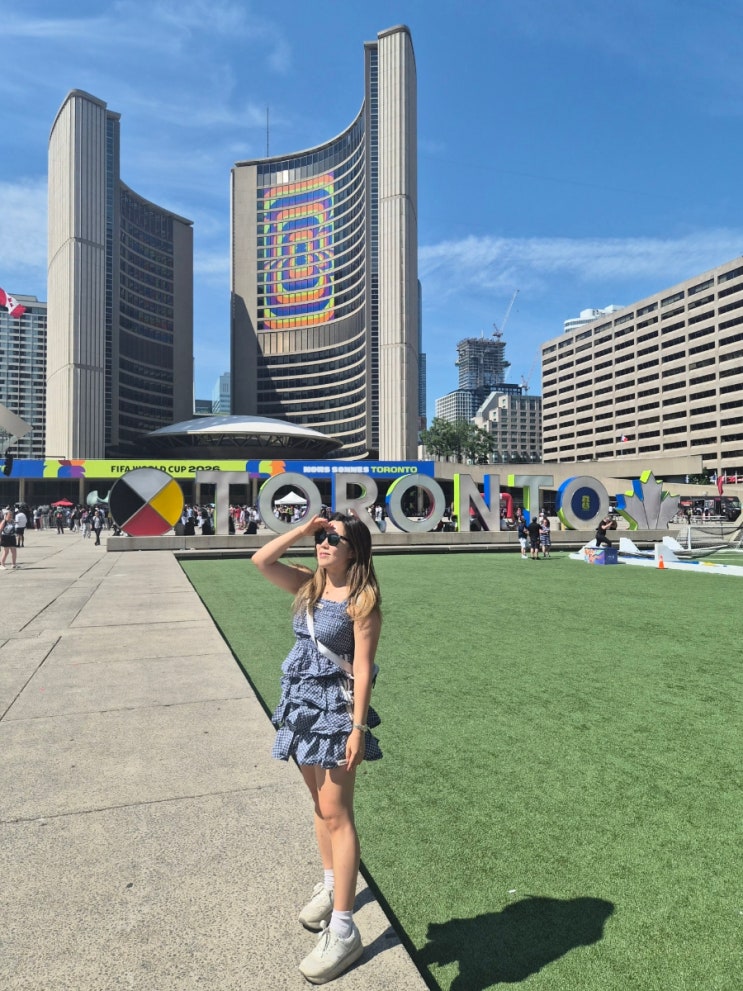 토론토 가볼만한곳 네이선 필립스 스퀘어｜토론토 시청·TORONTO 사인