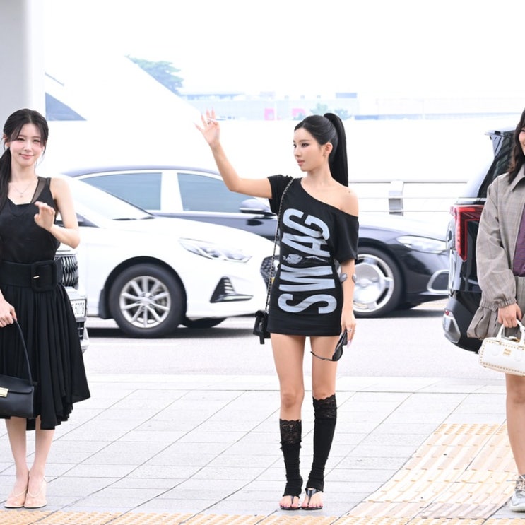 "오늘의 센터는 소연이 입니다" — (여자)아이들 마카오 출국 공항패....