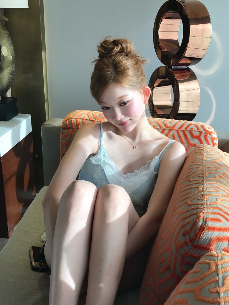 하나로 묶으면 촌스러워지는 분.. 미용실 원장이 알려주는 똥머리묶는방법