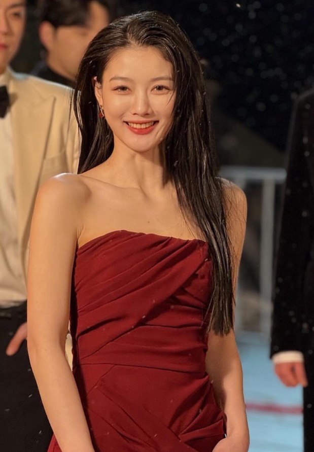 오늘의 주인공: 배우 김유정 사주 인생 놀라운 점은.. 정화일간, 정....