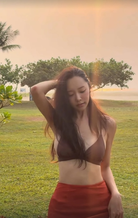 이솔이, 작은 체구에 숨겨진 반전 몸매…박성광과 ‘이혼설’ 나올 ....