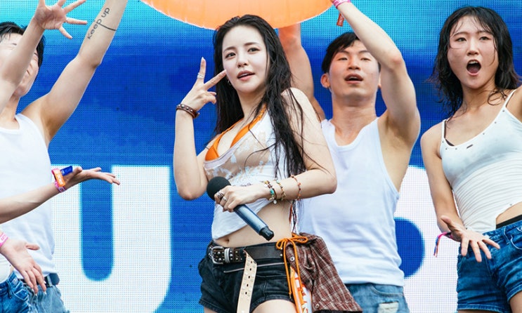 브브걸 탈퇴하고 혼자 워터밤 간 유정… ‘롤린’ 없이 무대 섰다가 혹평 쏟아진 이유