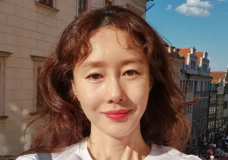 김지수 프라하 여행사 대표 변신 근황... 현지 마트 삼겹살 직접 구....