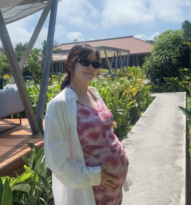 “비키니 사진 찍으려다 결국 다 가렸다” 김승혜가 임산부 수영복....