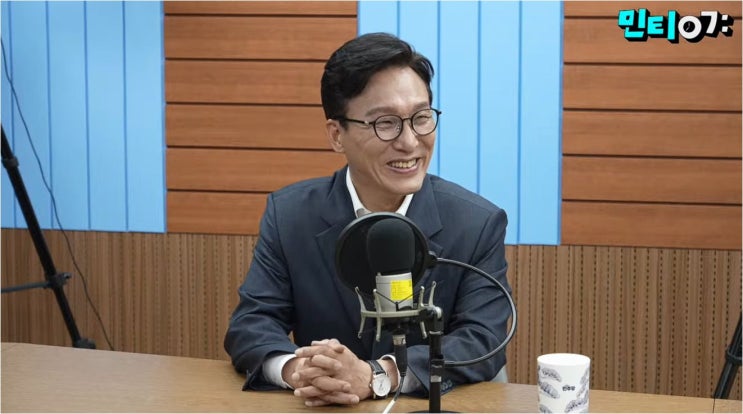 민주당TV '민티', 김어준 뉴스공장에 도전장 내밀다