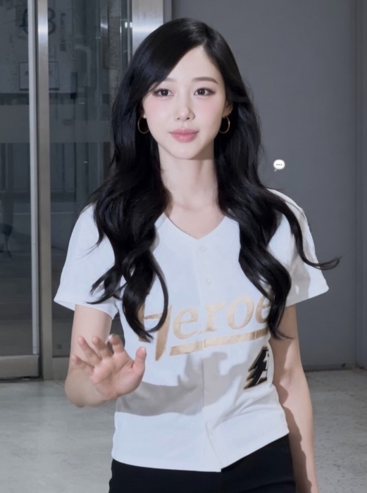 “카리나도 당황할 정도” 에스파 지젤, 시구하러 왔다가 다리 길이에 난리 난 이유