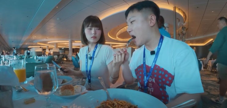 빠니보틀 여자친구 '메로나' 최초 공개, 결혼 전 신혼여행부터 간 이....