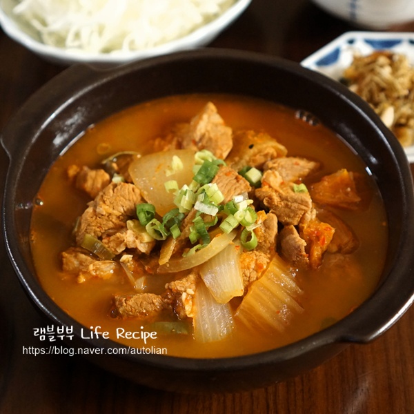 무조건 맛있어! 돼지고기 김치찌개 레시피 실패 없이 끓이는법