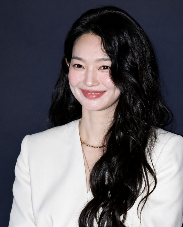 수십억 기부부터 변함없는 미모까지... 알고 보니 더 놀라운 배우 신....