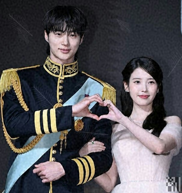 아이유가 변우석 간식차에 은근슬쩍 숨겨둔 '레벨' 한 수…우정의 ....